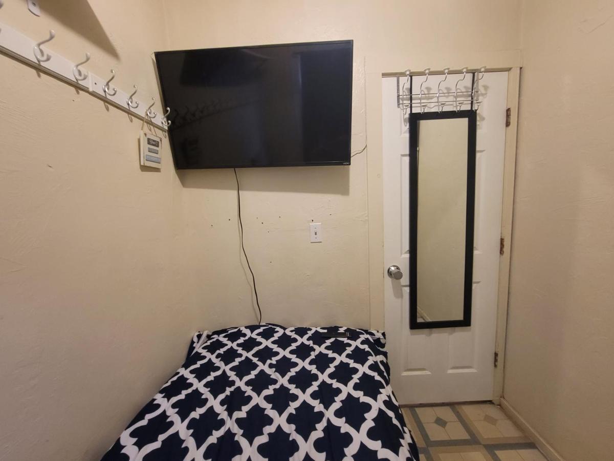 182 Bedrooms Near Fenway & Dowtown Бостон Экстерьер фото